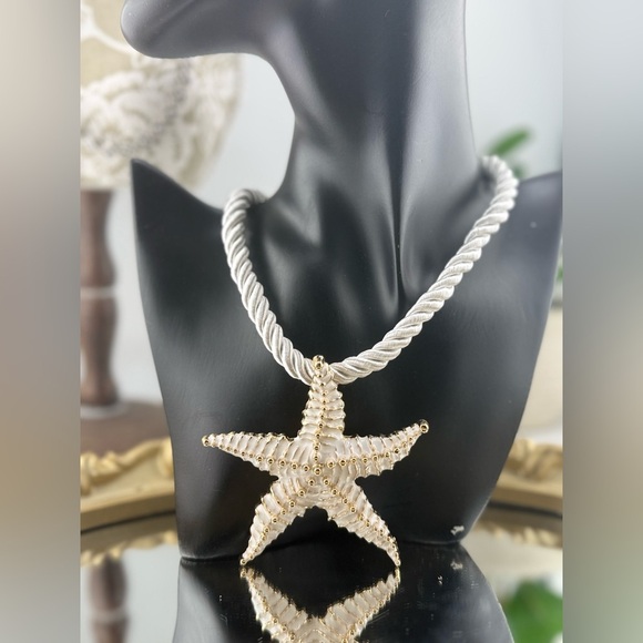 Zara Starfish Pendant Rope Necklace – Bold Statement Beach-Inspired Jewelry - Picture 4 of 10